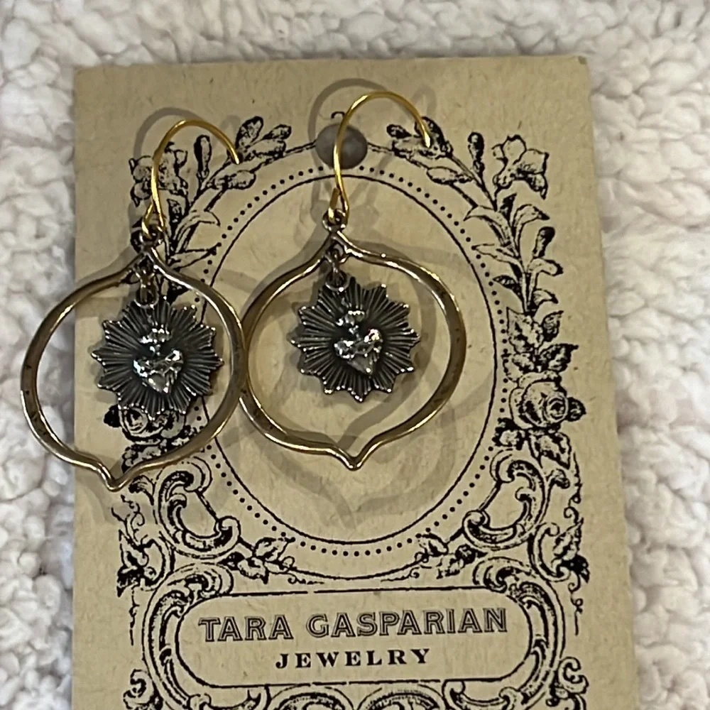 Tara Gasparian Jewelry Sacre Couet small earrings - Picture 4 of 7